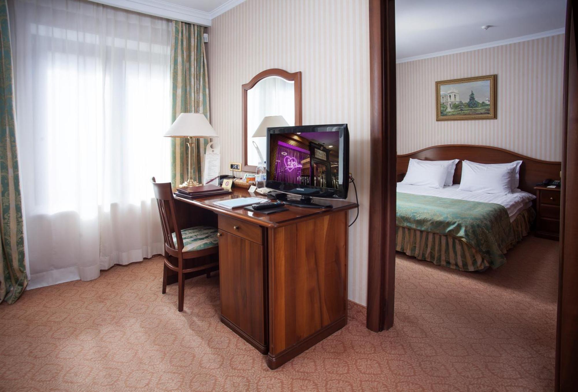 Suite,683390283:JPEG